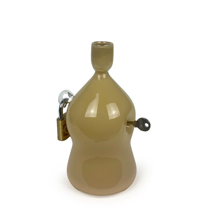 ROBERT BURCH Milk Beige Lock _ Key Vase