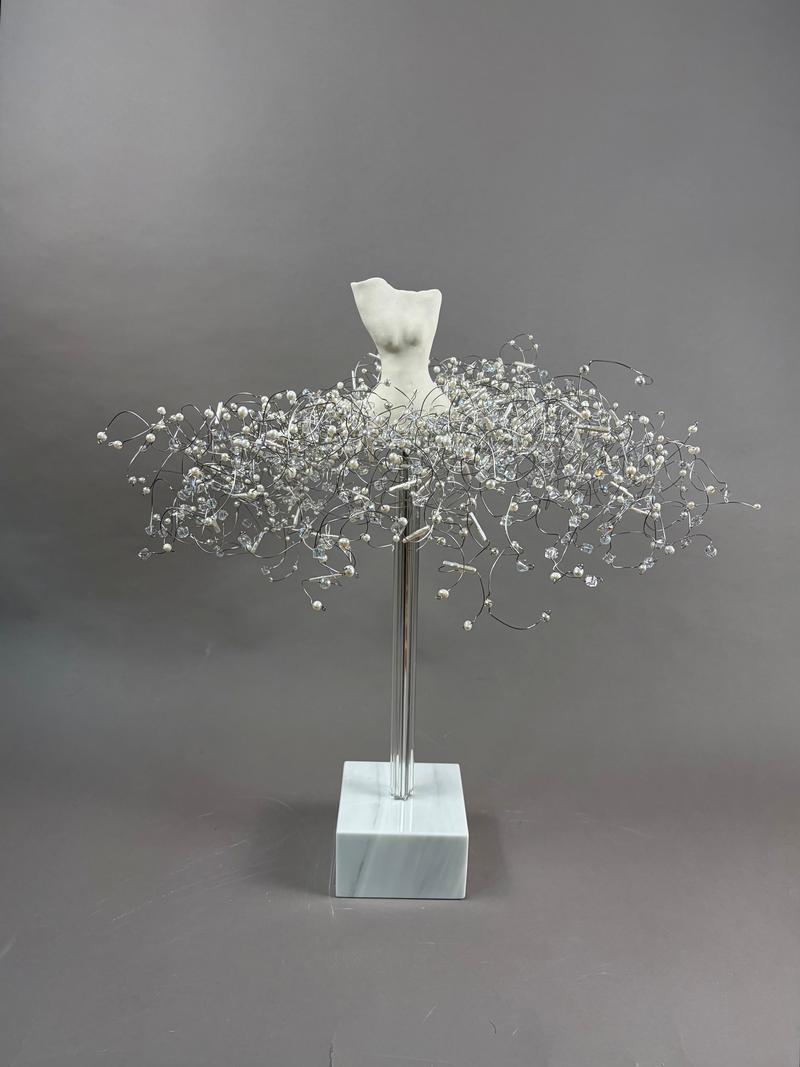 Porcelain Torso - Estella  Fransbergen