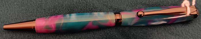 Red Purple_ Gunmetal Pen