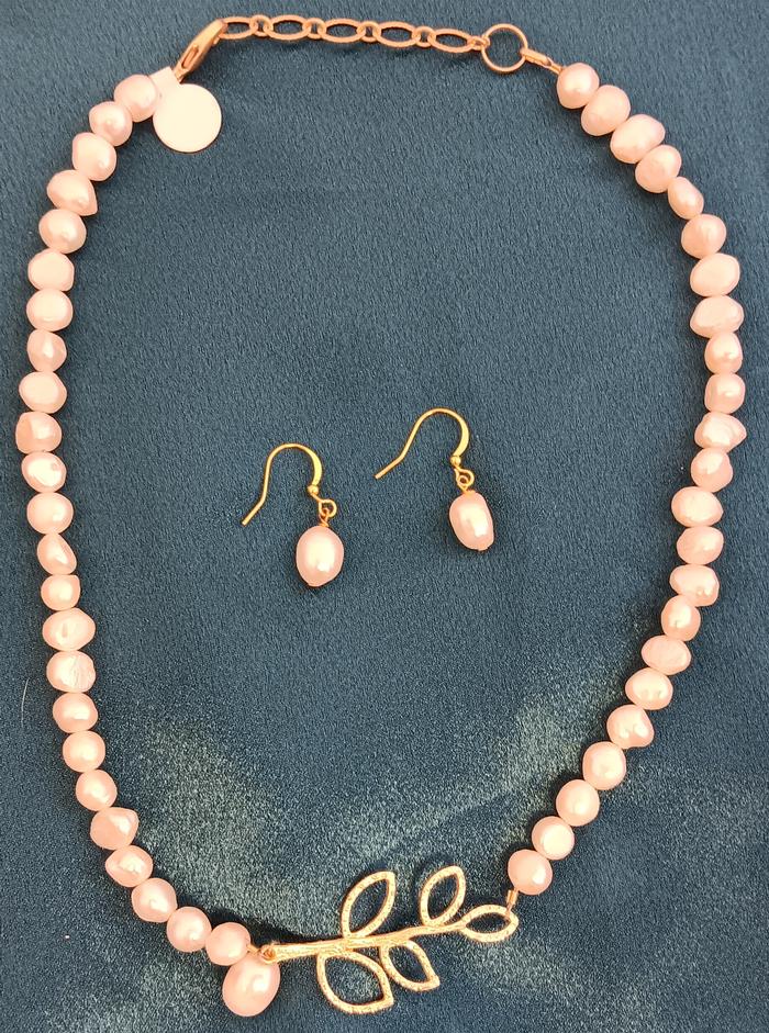 Pearl Necklace w_Gold Leaf Set - Kathy Hjeresen