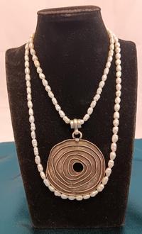 Kathy Hjeresen Long Pearl Necklace _ Earrings