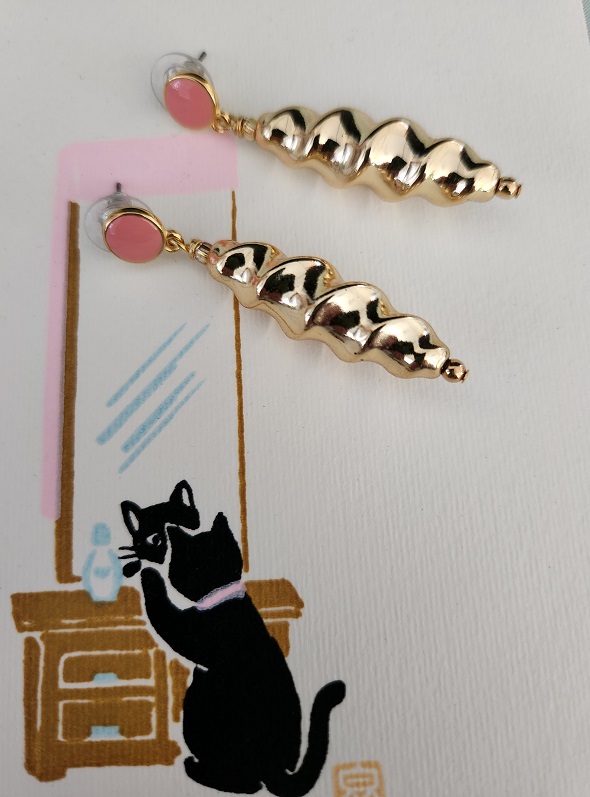 5309. German Resin and Enamel Earrings - Lynn Walsh