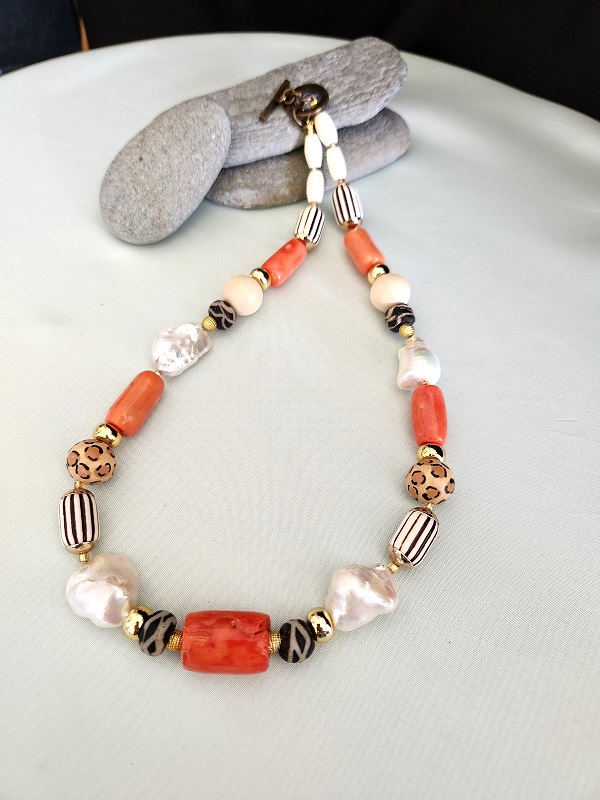 5530. Pearl and Coral Necklace - Lynn Walsh