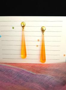 Lynn Walsh 5364. German Resin and Gold Earrings
