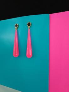 Lynn Walsh 5587. German Resin Enamel Earrings (Pink)